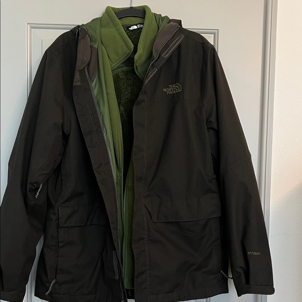 The North Face Men's Hyvent  Black Shell Jacket with Green Fleece Liner